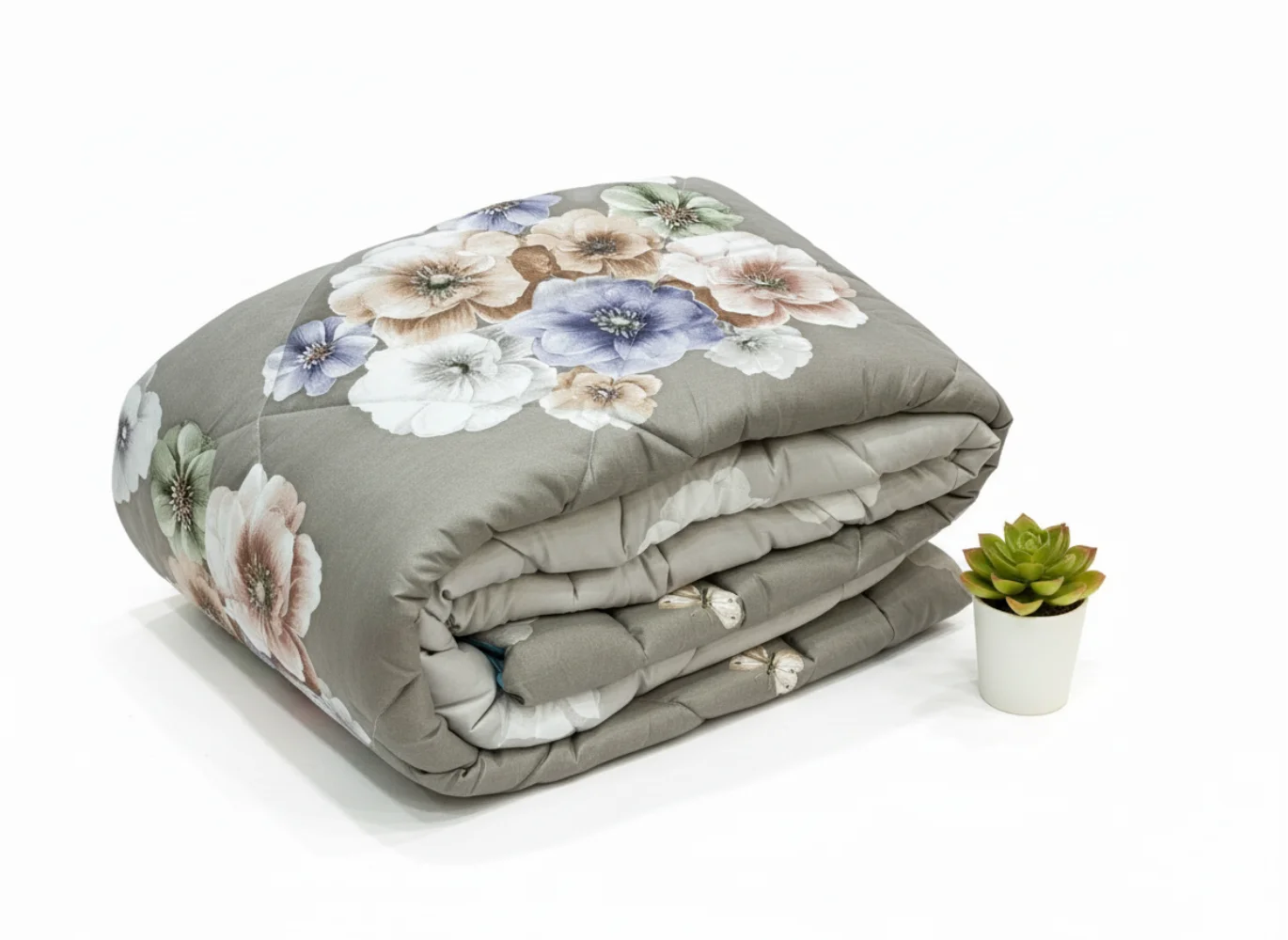Grey Floral Heavy Winter Quilt King Size 4.5KG Rajai By Vardhman Mills 2 Soft grey floral king size heavy winter quilt rajai 4.5kg by Vardhman Mills designed for warm and cozy winter comfort