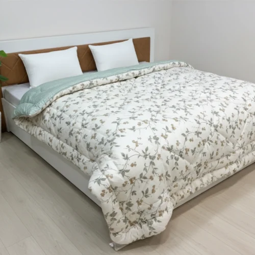 Cream botanical heavy winter quilt rajai king size 4.5kg with delicate leaf nature pattern by Vardhman Mills