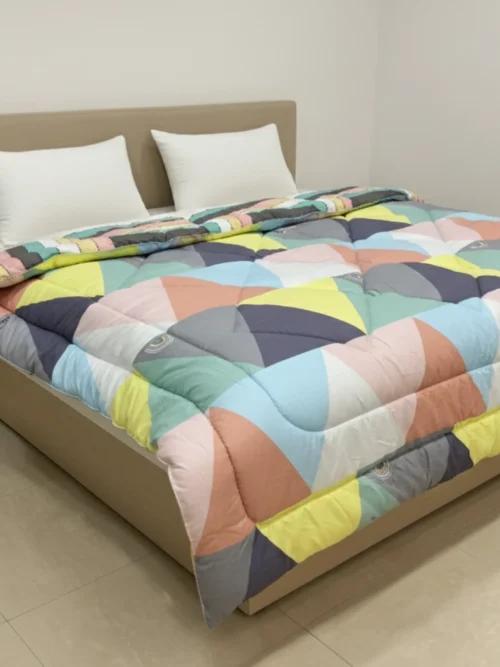 Pastel scallop heavy winter quilt rajai king size 4.5kg with multi-color wave pattern by Vardhman Mills