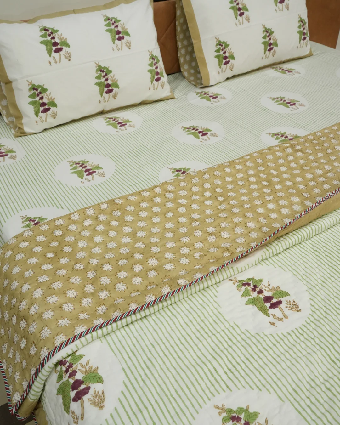 Green Stripe Booti Jaipuri Razai Double Bed | Hand Block Print | Hand Stitched 100% Cotton 2 Green Stripe Booti jaipuri razai reversible detail showing golden reverse side - hand block print by Vardhman Mills